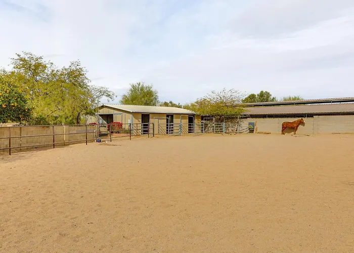 Horsey Hideaway: Ranch House In Cave Creek!