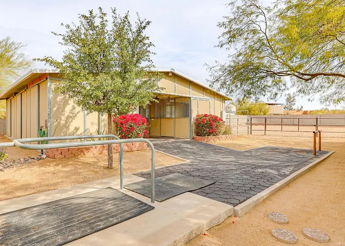 Horsey Hideaway: Ranch House In Cave Creek! Cave Creek