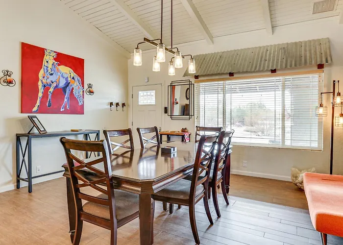 Horsey Hideaway: Ranch House In Cave Creek! Hébergement de vacances *