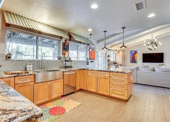 Horsey Hideaway: Ranch House In Cave Creek! Hébergement de vacances Cave Creek