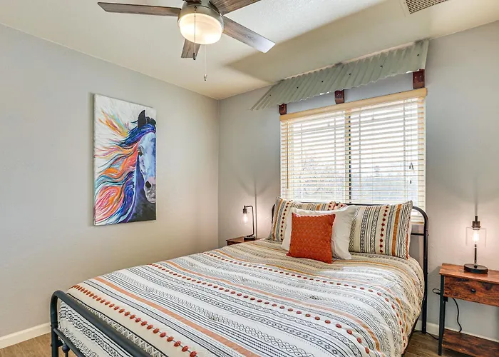Horsey Hideaway: Ranch House In Cave Creek! Hébergement de vacances *